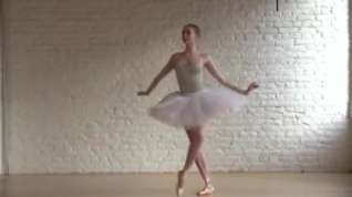Online film Grumpy ballerina