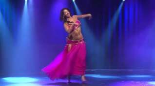 Online film Curvy Muslim Arab Belly Dancer