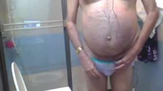 Online film Old fat daddy at toilet