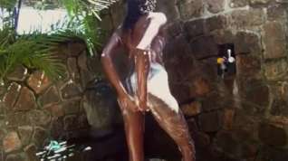 Online film African Outdoor Pussy Shave