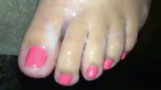 Online film Amazing cum pedicure on wifes beautiful toes!