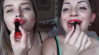 Online film Messy Lipstick Kissing!