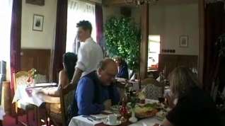 Online film Il baise sa femme avec le serveur en plaint restaurant
