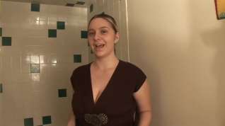 Online film Mary takes a soapy shower