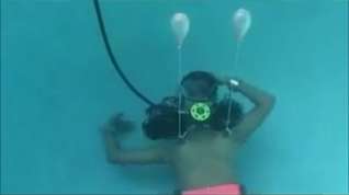 Online film Underwater self bondage