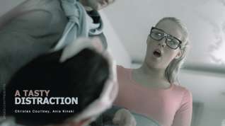 Online film Ania Kinski in A Tasty Distraction - StepmomLessons