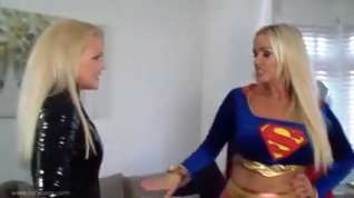 Online film supergirl vs catwoman