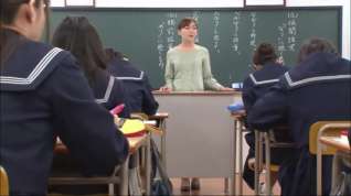 Online film Japanese teacher gives a valuable lesson
