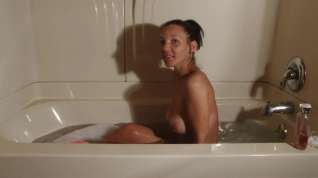 Online film Christina tanlines in the tub