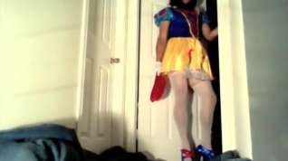 Online film A friend of mine crossdresser try to be Snow White