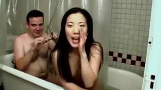 Online film Asian lady bath