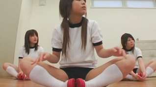Online film Japanese schoolgirls get their faces drenched in cum
