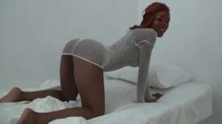 Online film A sexy and slim ebony babe on camera