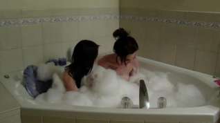 Online film College Lesbians in bath