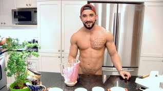 Online film Zack in Naked Chef 3 - Zack's Post-Workout Drink XXX Video
