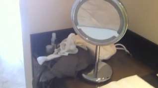 Online film voyeur milf in her hotel room