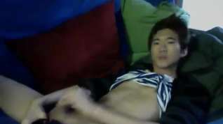 Online film Korean Top jerkoff in webcam