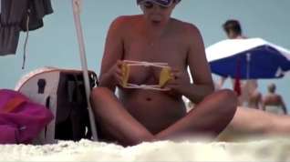 Online film Pregnant Nudist On Beach