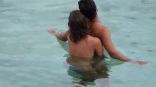 Online film Sex on Greek beach. Handjob under water.