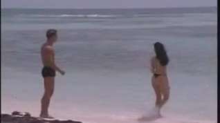 Online film Gloria Gucci Fucking On The Beach
