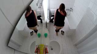 Online film Spycam in a bathroom