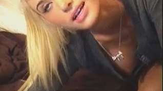 Online film Hot Blonde Uses Dildo On Pussy On Webcam