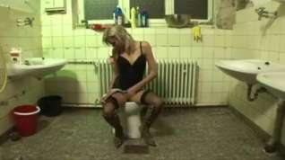 Online film Skinny Blonde - Anal In Restroom