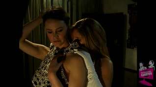 Online film Tara Wild & Veronica Snow in Women Seeking Women #09, Scene #01