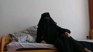 Online film Arab niqab solo