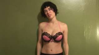 Online film Trying bra.