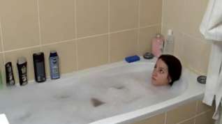 Online film salope se touche dans son bain