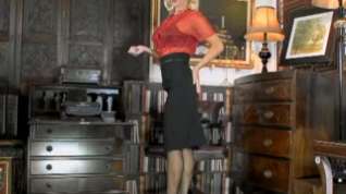 Online film Hot secretary in black ff nylons