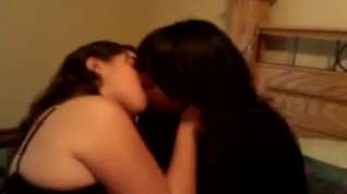 Online film two chubby beauties making out
