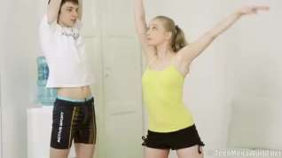 Online film Amazing Teen Babe In Gym