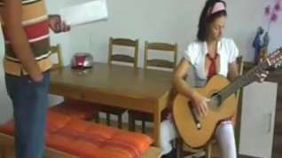 Online film Schoolgirl Guitar