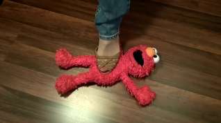 Online film Elmo loves brown sandals