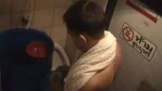 Online film Str8 hidden webcam spy in public shower