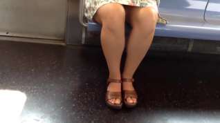 Online film Candid legs and toes on train