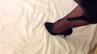 Online film Heels, tights and gloves
