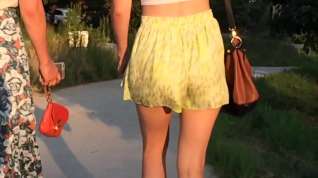 Online film Voyeur video with hot-ass chick walking on the street