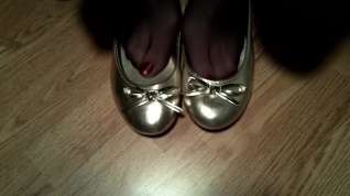 Online film Gold ballet flats