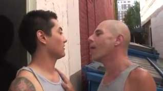 Online film Asian gay sucks cock and fucks his bf in the butt