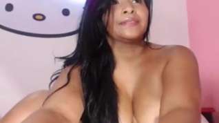 Online film webcam curvy latin chick teases