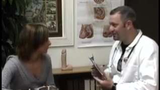 Online film Young Lady Takes a Dildo in her Foxy Box at Doctors Office