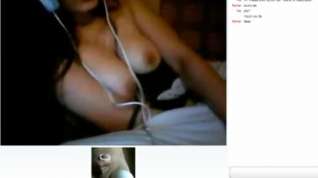 Online film Chick exposes her big tits on chat-roulette