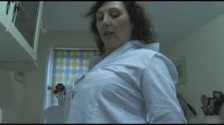 Online film Busty attractive Milf posing and stripping