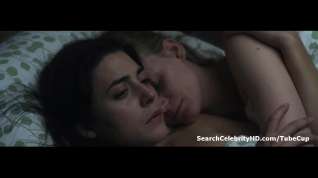 Online film Ruth Vega Fernandez and Liv Mjönes - Kiss Me