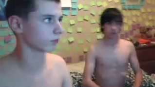 Online film Gay twinks man suck a dick on webcam