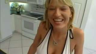 Online film Busty MILF has fun with a big cock