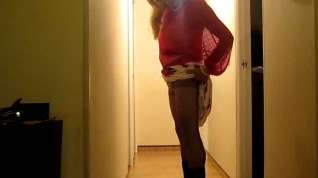 Online film Prevert crossdresser shows his ass and erect prick